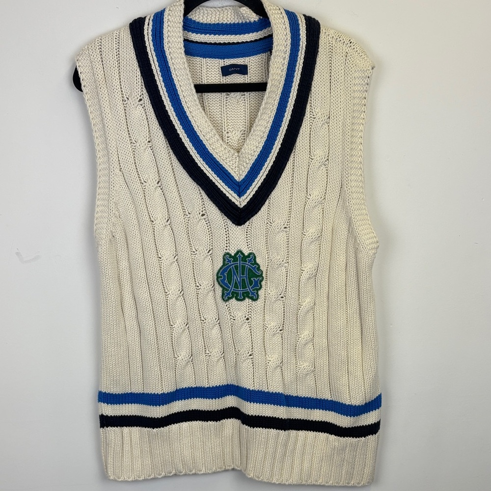 GANT White and Blue Cable Knit Crest Sweater Vest Size M Preppy Academia